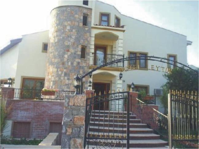 אולודניץ Hotel Leytur מראה חיצוני תמונה