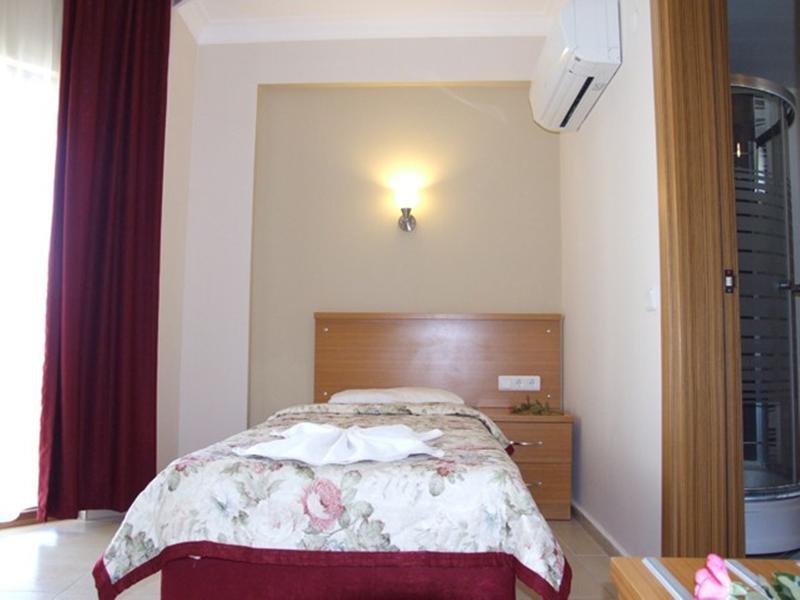 אולודניץ Hotel Leytur מראה חיצוני תמונה